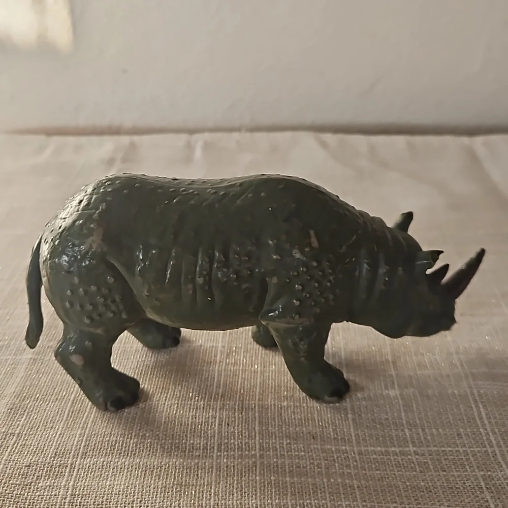 Vintage AAA solid rubber Rhinocerous Figure - Picture 4 of 8